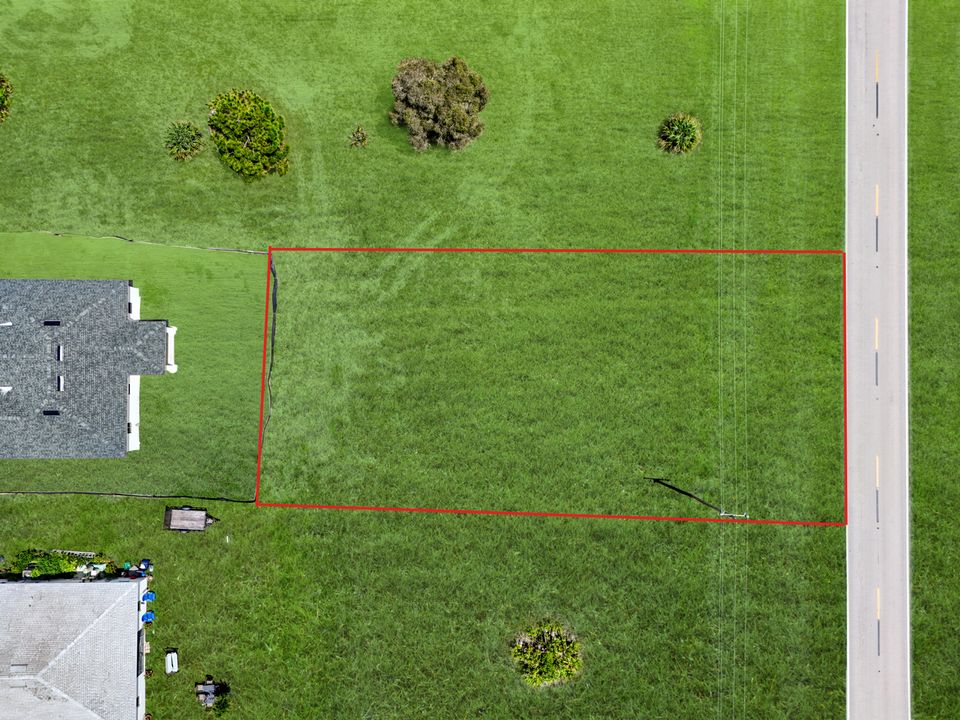 924 Columbus Blvd, Lehigh Acres, FL 33974