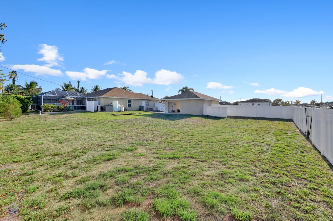 2217 NE 1st Pl, Cape Coral, FL 33909