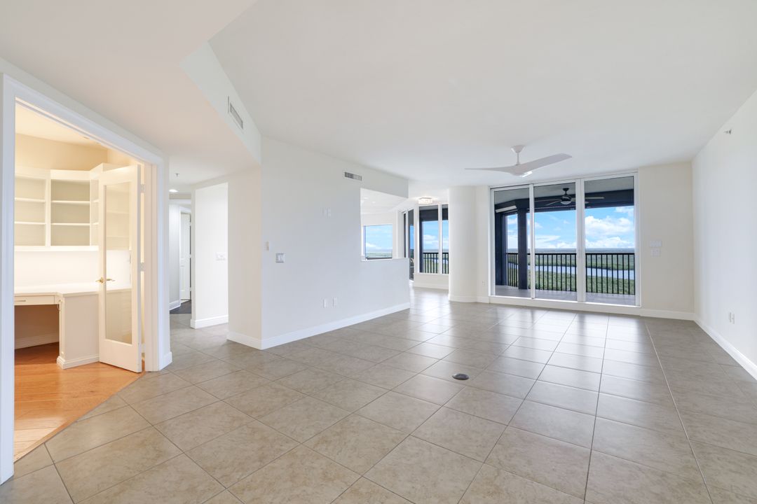 1060 Borghese Ln #1402, Naples, FL 34114