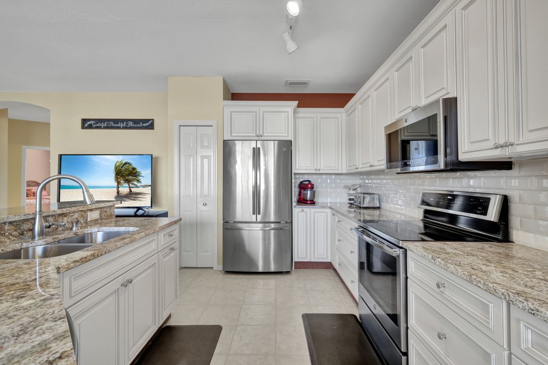 5255 Birmingham Dr #101, Naples, FL 34110