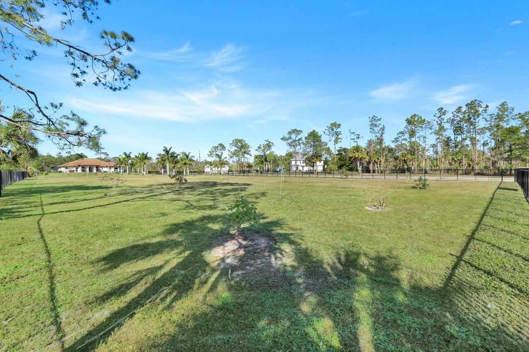90 22nd Ave NW, Naples, FL 34120