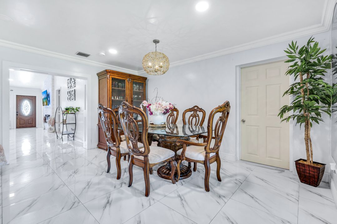 3421 24th Ave NE, Naples, FL 34120