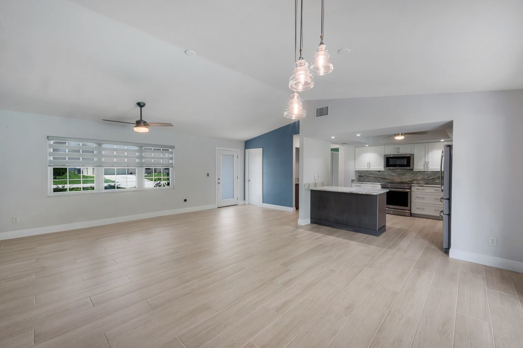 2212 SE 7th St, Cape Coral, FL 33990