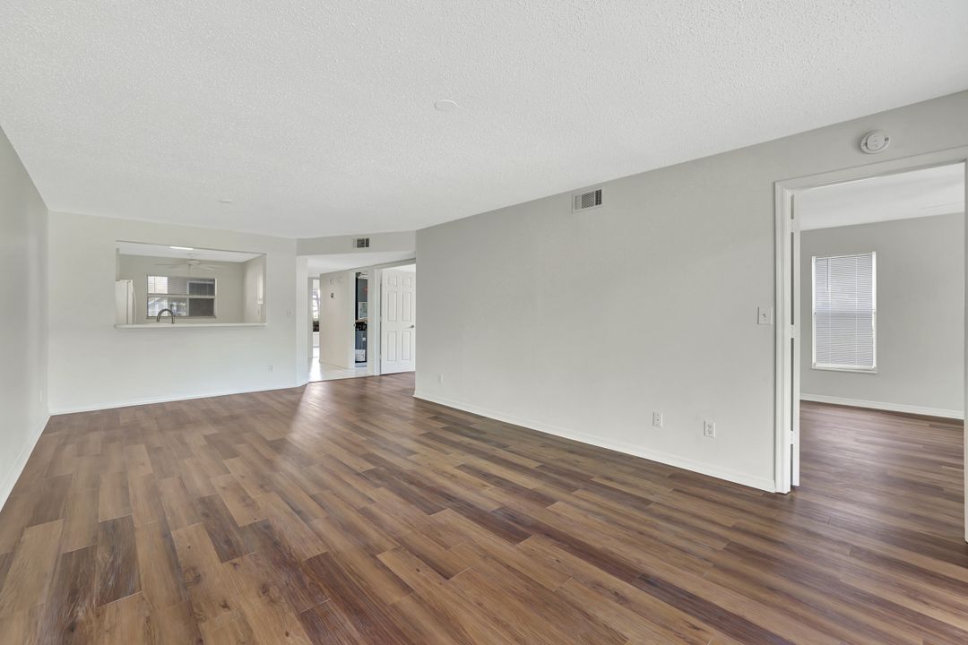 729 Landover Ct #101, Naples, FL 34104