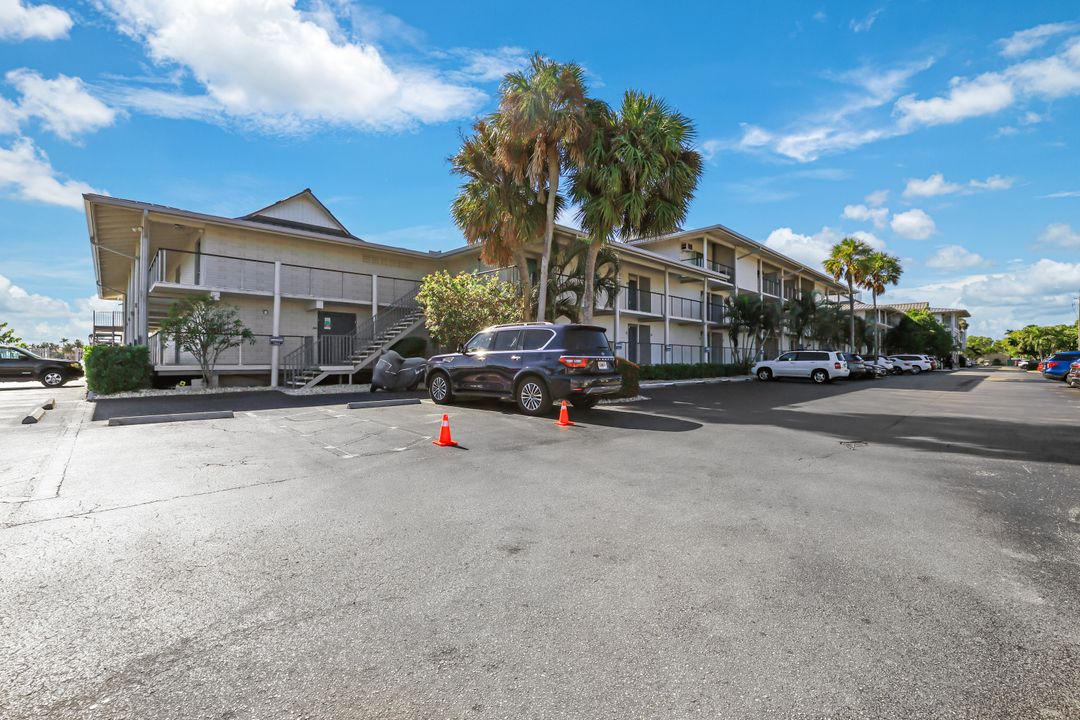 900 Broad Ave S #140, Naples, FL 34102
