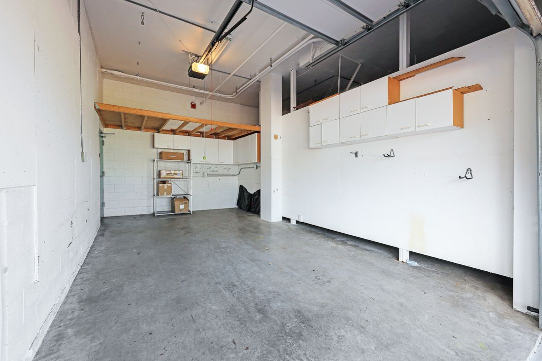 25 Bluebill Ave #1105, Naples, FL 34108