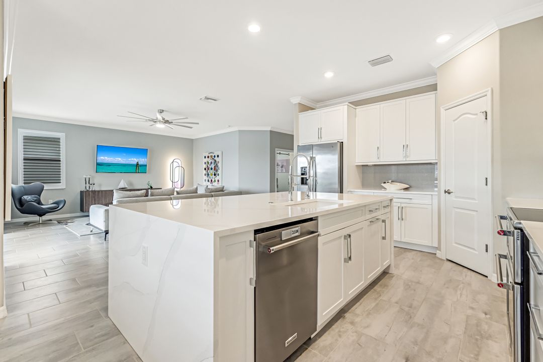 1603 Santiago Cir, Naples, FL 34113