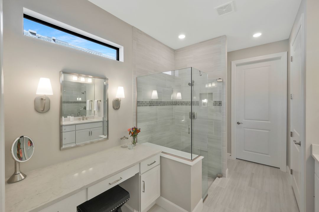 9815 Everglades Dr, Naples, FL 34120