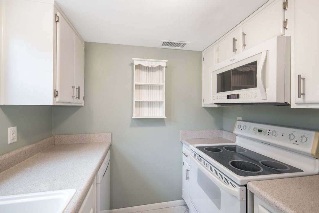 744 Wedge Dr  #27, Naples, FL 34103