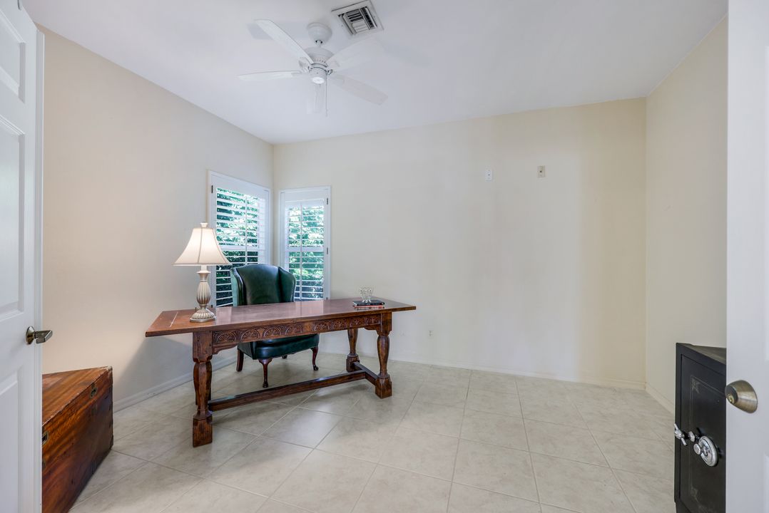 27181 Kindlewood Ln, Bonita Springs, FL 34134