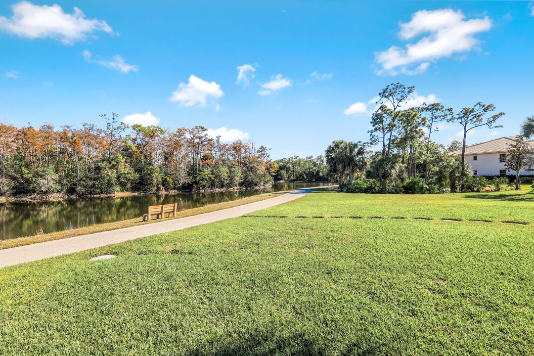 524 Lake Louise Cir #504, Naples, FL 34110