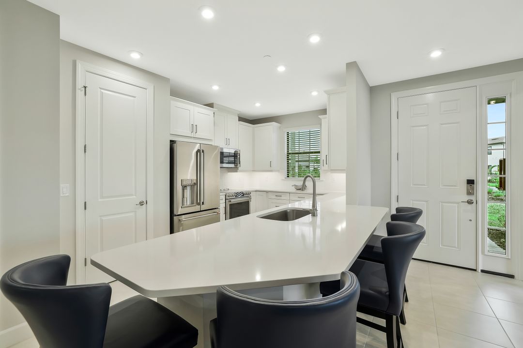 15336 Lucerna St #101, Naples, FL 34114