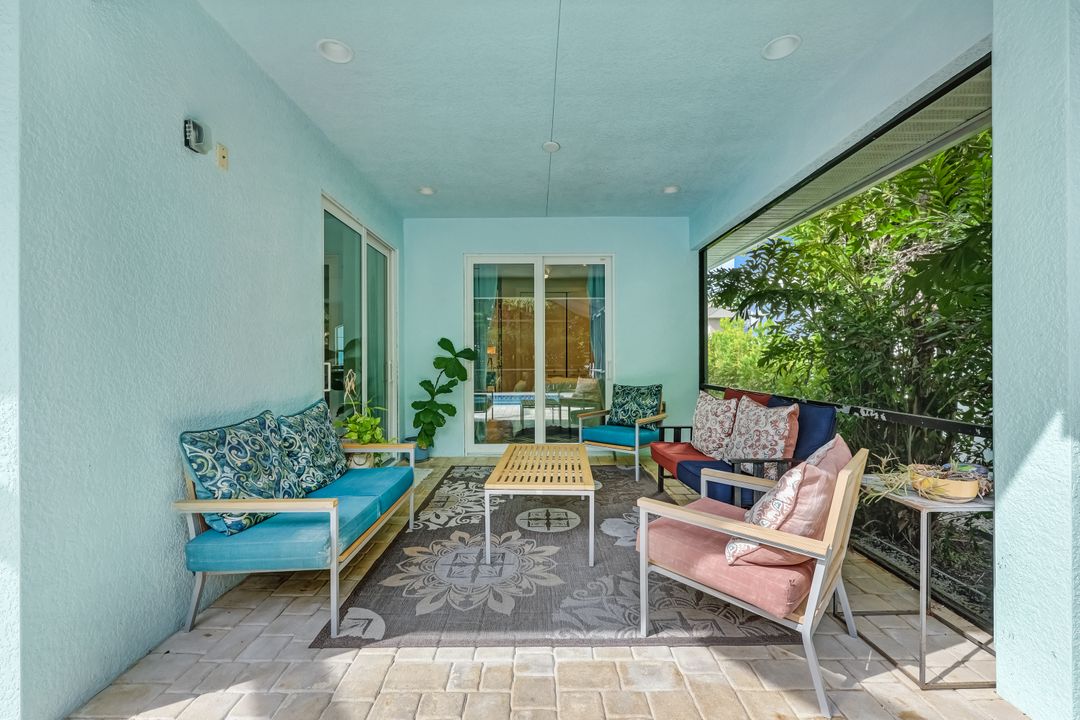 109 W Hilo St, Naples, FL 34113