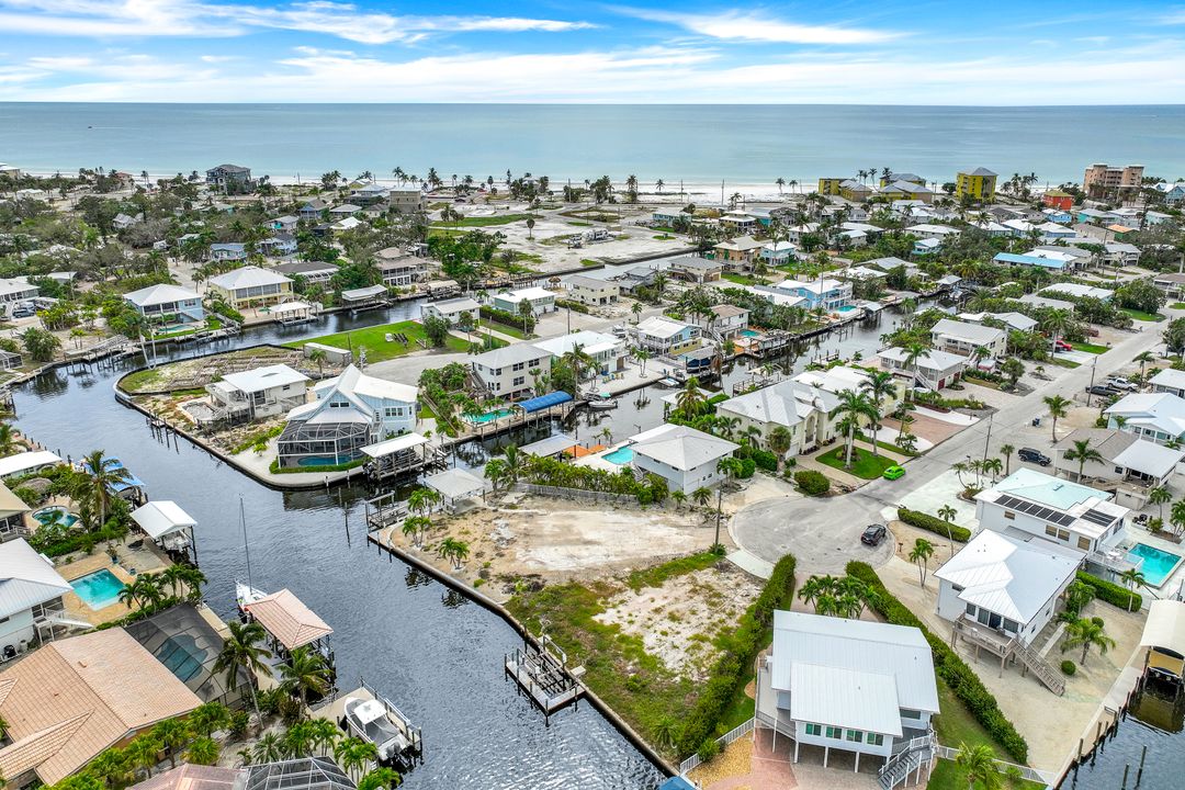 20 Avenida Carita, Fort Myers Beach, FL 33931