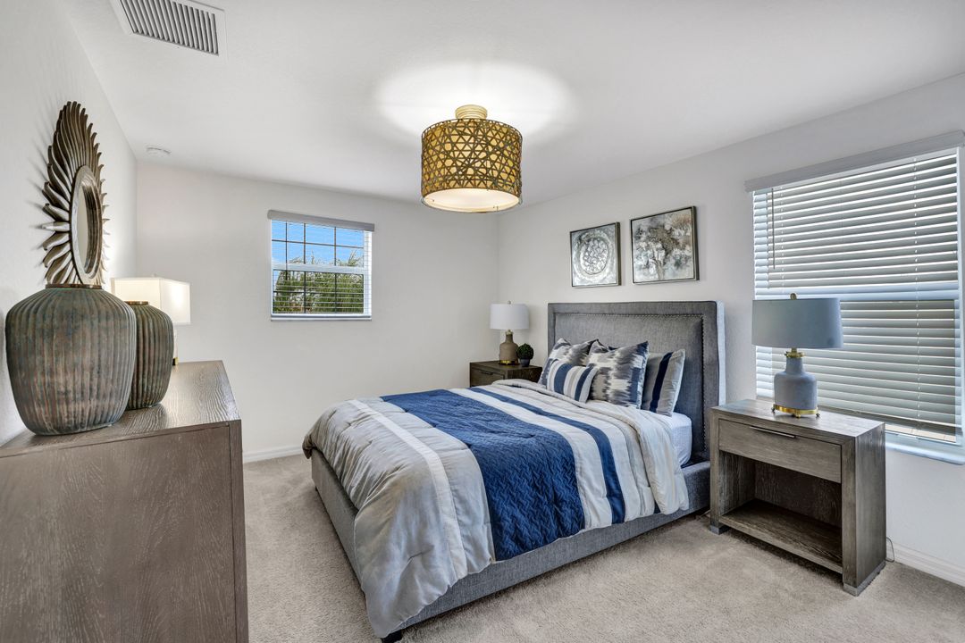 2369 Tangerine Ln, Naples, FL 34120