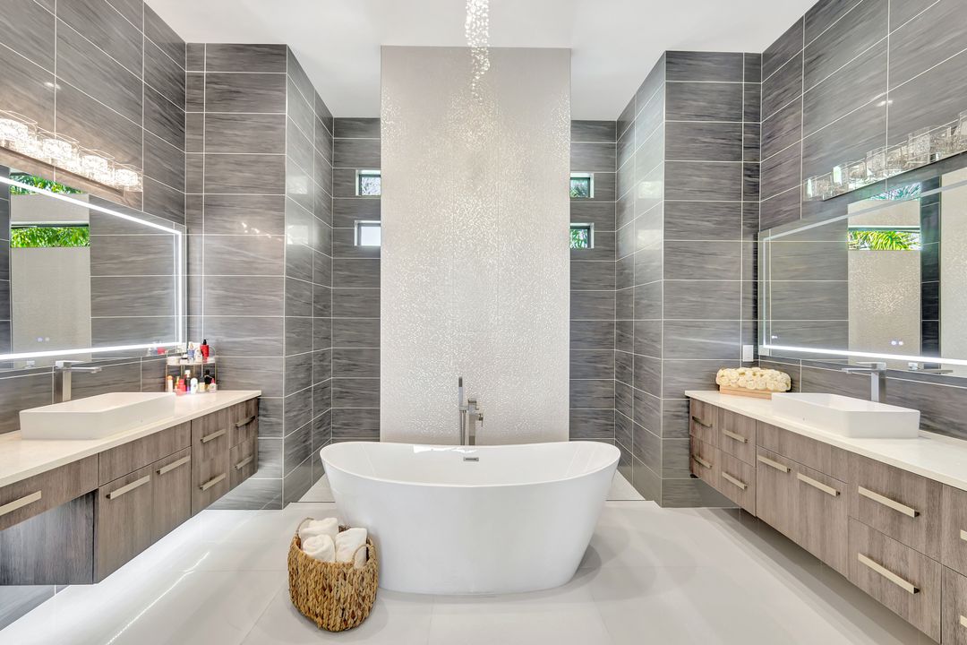 1110 Lenox Ct, Cape Coral, FL 33904