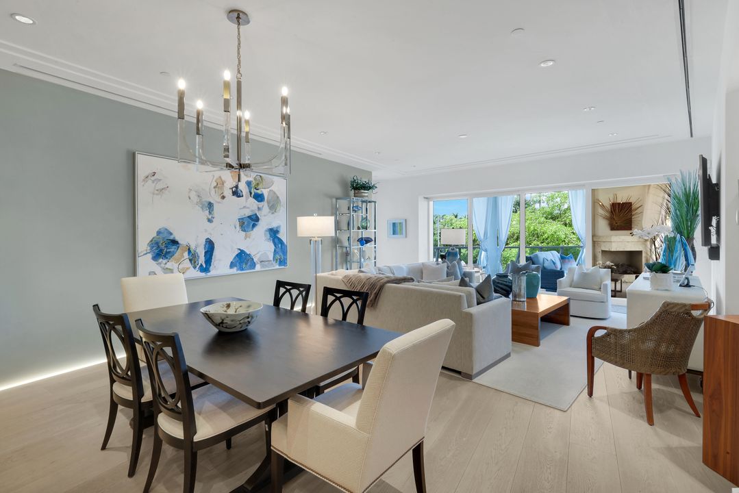 382 12th Ave S, Naples, FL 34102