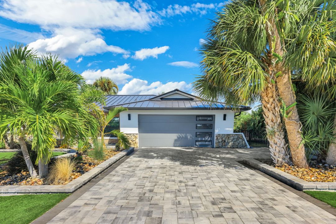 16340 Buccaneer St, Bokeelia, FL 33922