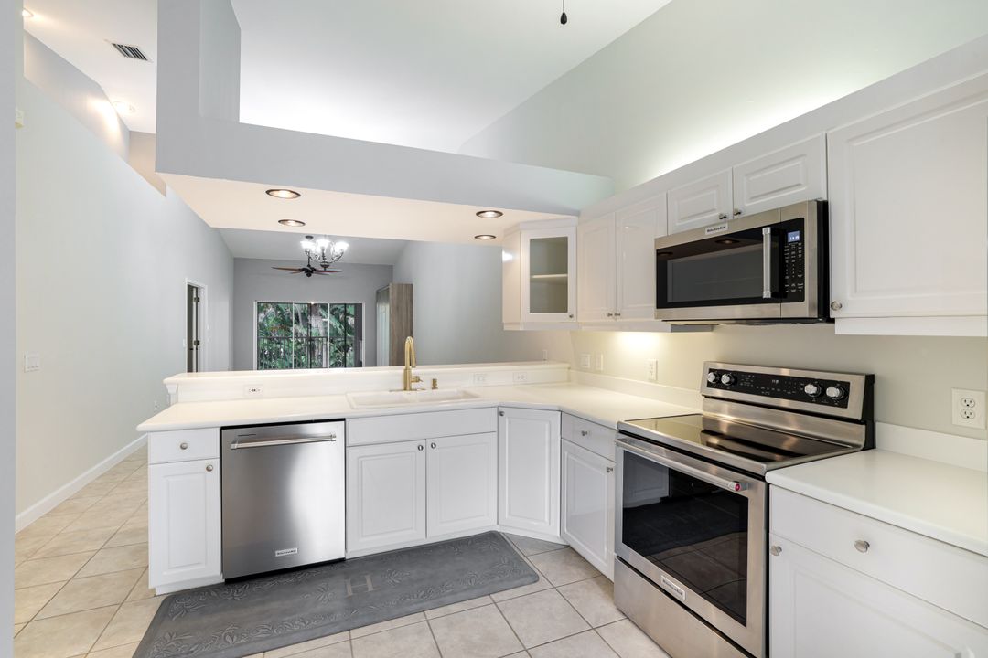 2055 Cascades Dr #4, Naples, FL 34112