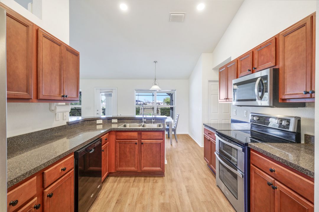 1207 NW 15th Terrace, Cape Coral, FL 33993