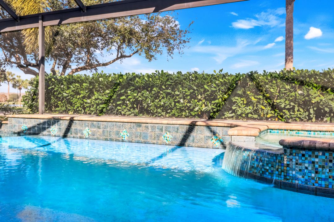 11925 Heather Woods Ct, Naples, FL 34120