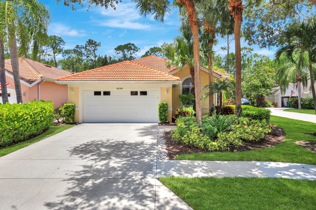 6119 Manchester Pl, Naples, FL 34110
