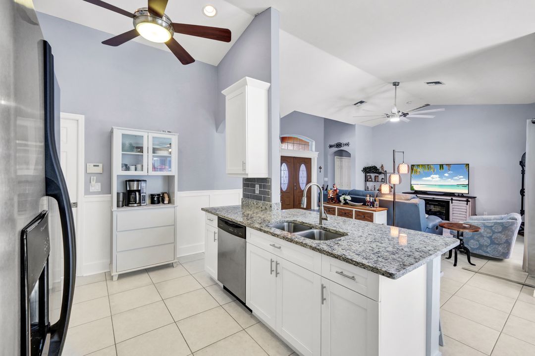 5323 SW 22nd Pl, Cape Coral, FL 33914