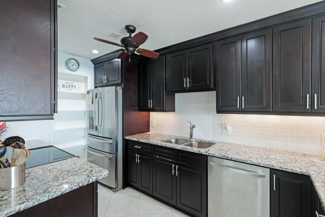 2100 Gulf Shore Blvd N #215, Naples, FL 34102