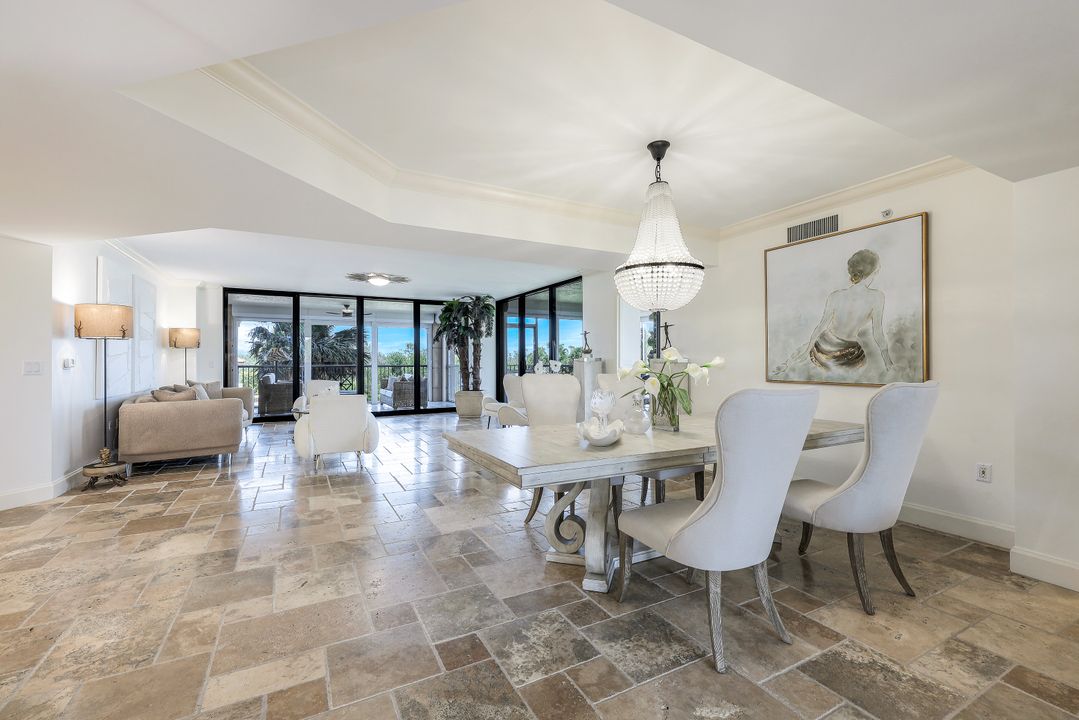 6597 Nicholas Blvd #306, Naples, FL 34108