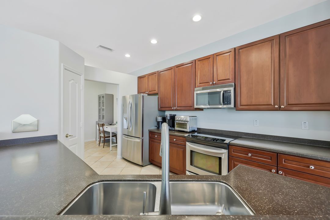 8301 Laurel Lakes Way, Naples, FL 34119