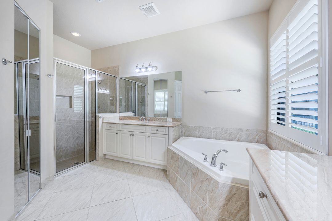 11532 Stonecreek Cir, Fort Myers, FL 33913