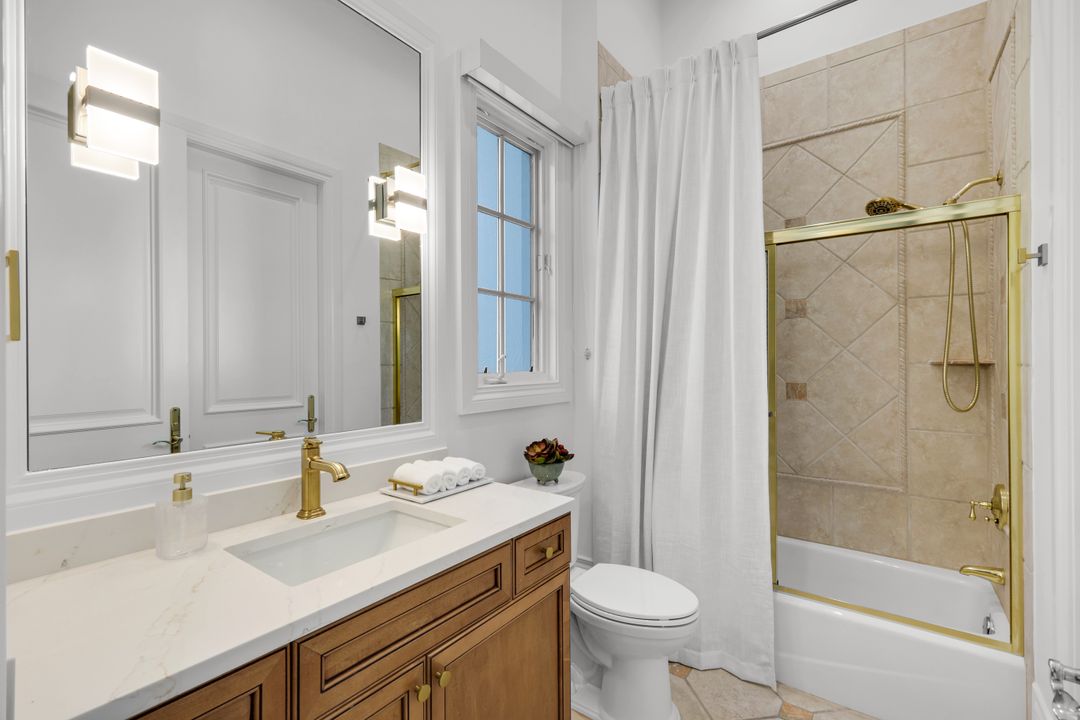 4670 Via Roma, Estero, FL 34134