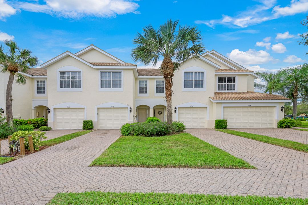 1152 Oxford Ln, Naples, FL 34105