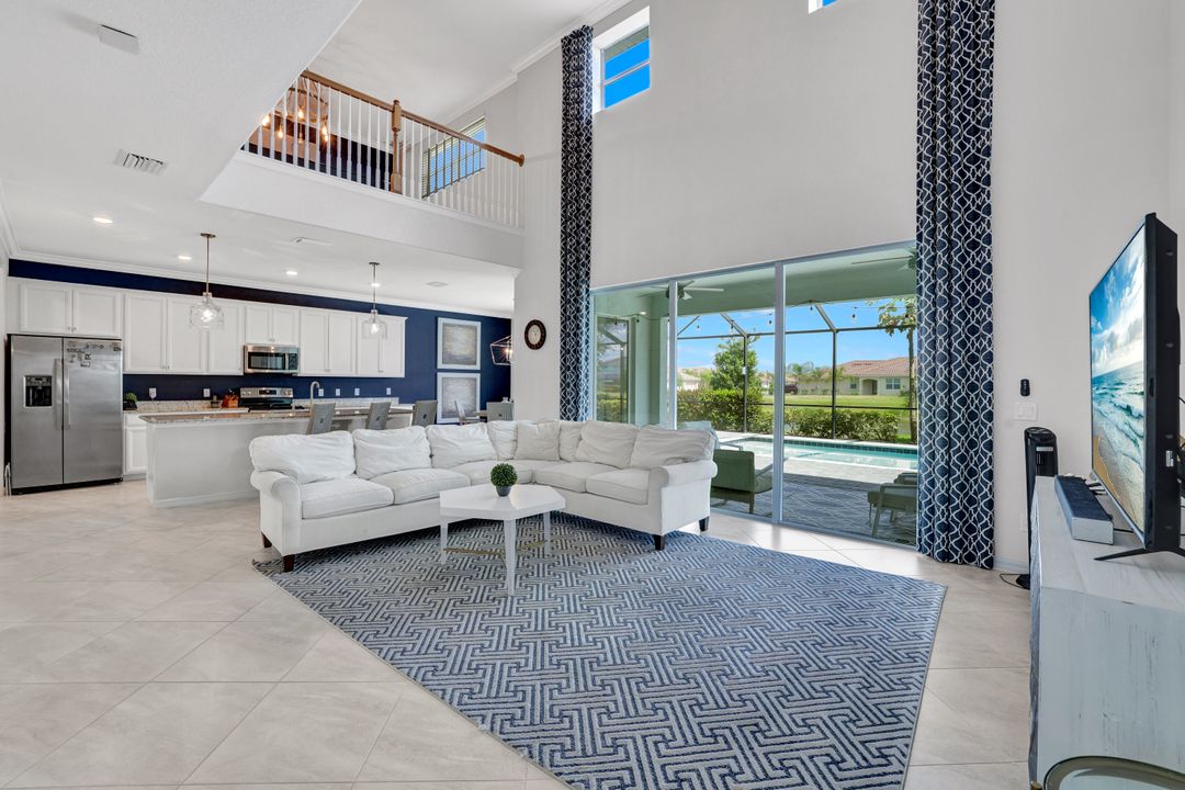 2369 Tangerine Ln, Naples, FL 34120
