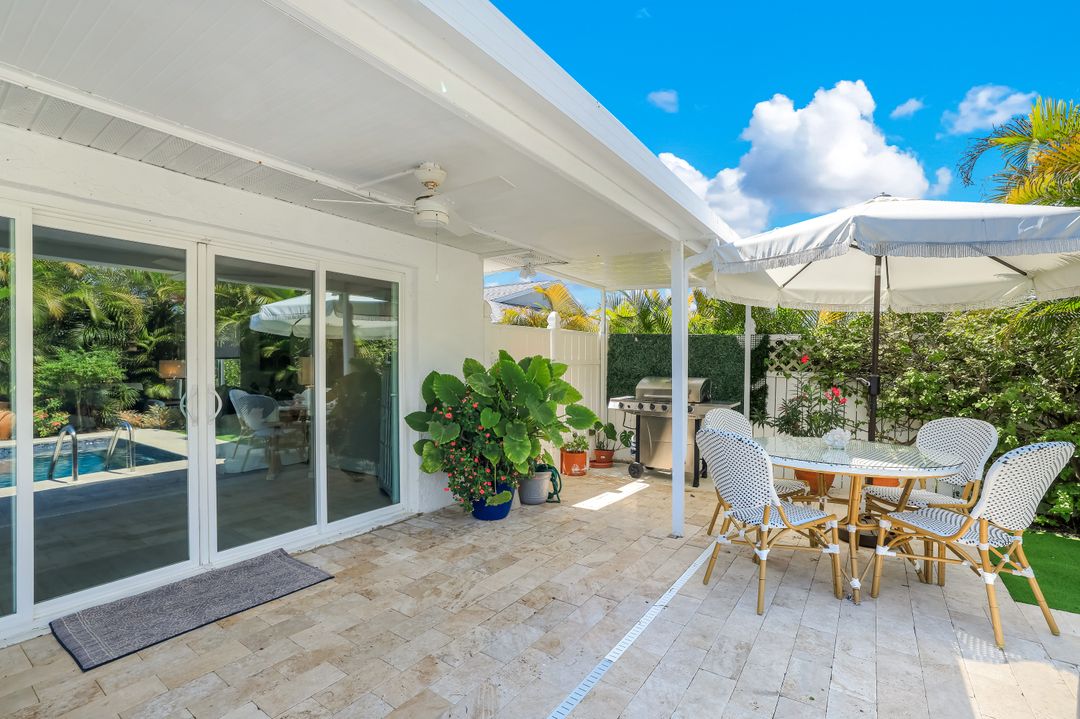 699 104th Ave N, Naples, FL 34108