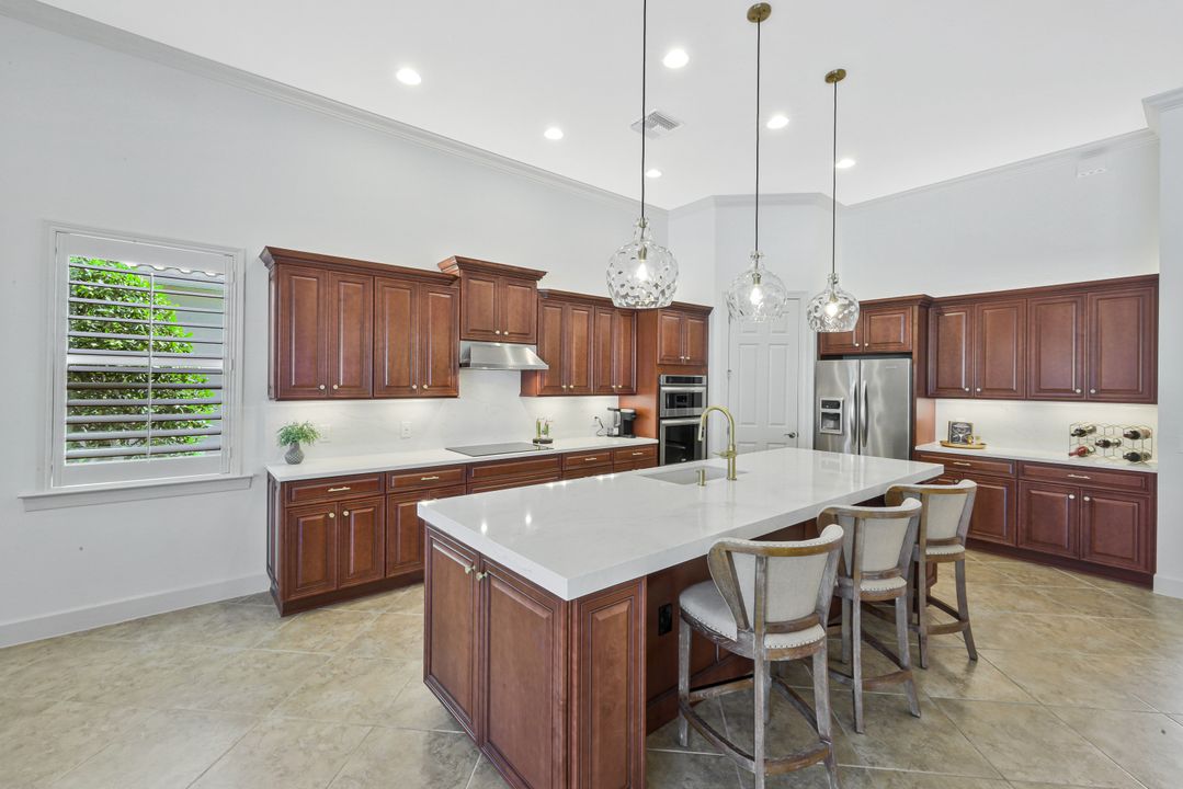 9298 Quarry Dr, Naples, FL 34120