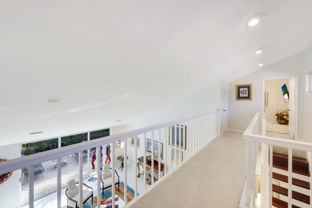 370 Edgemere Way N, Naples, FL 34105