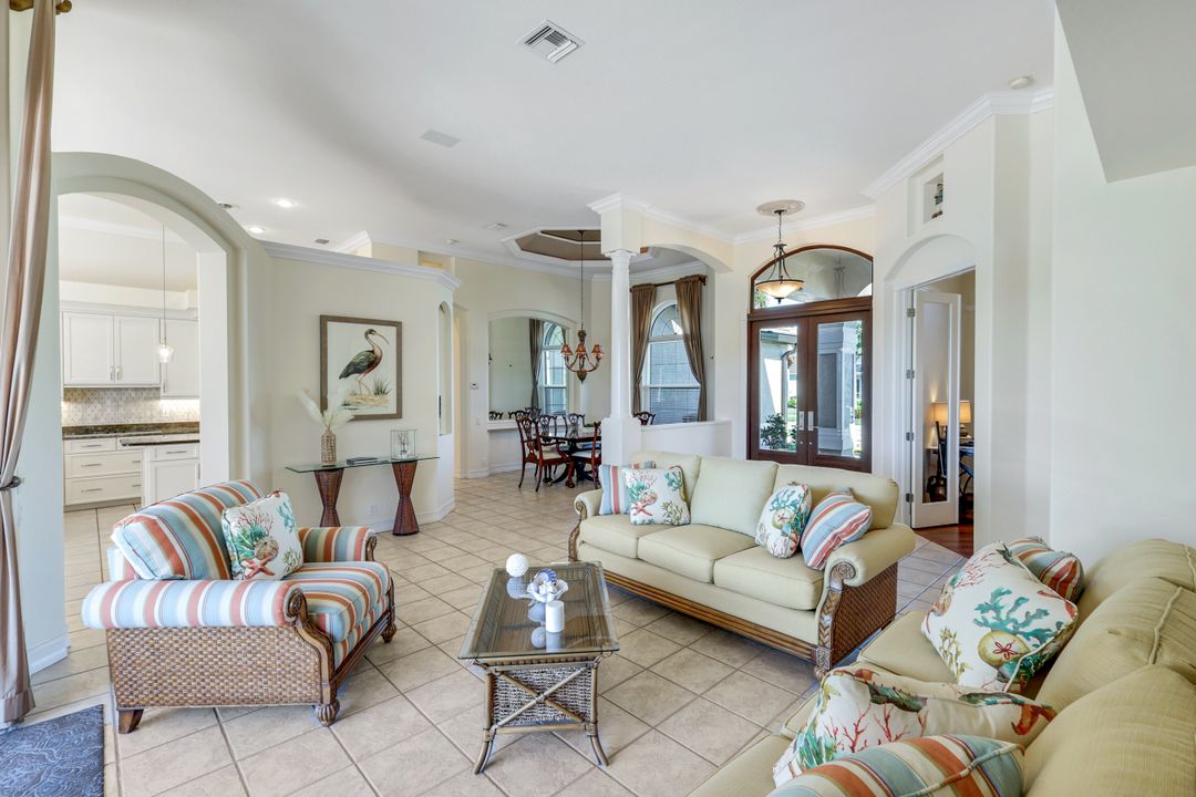 2022 El Dorado Pkwy W, Cape Coral, FL 33914