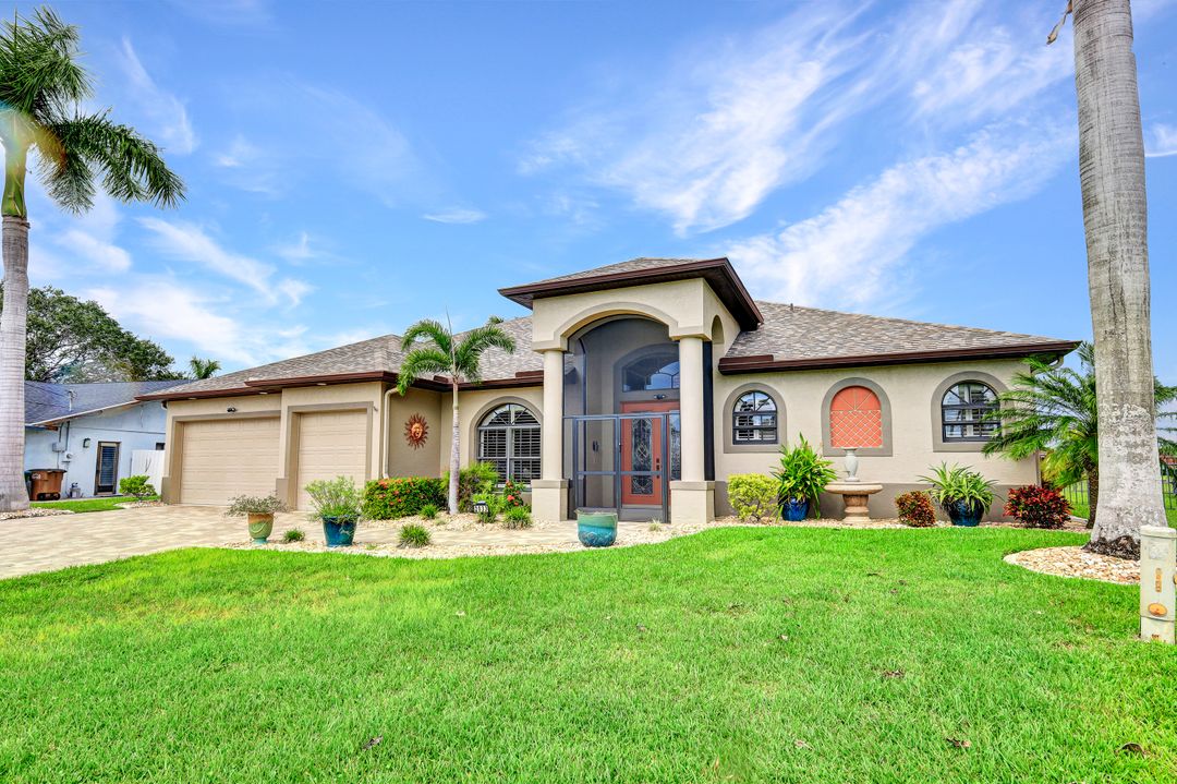2033 SE 7th St, Cape Coral, FL 33990