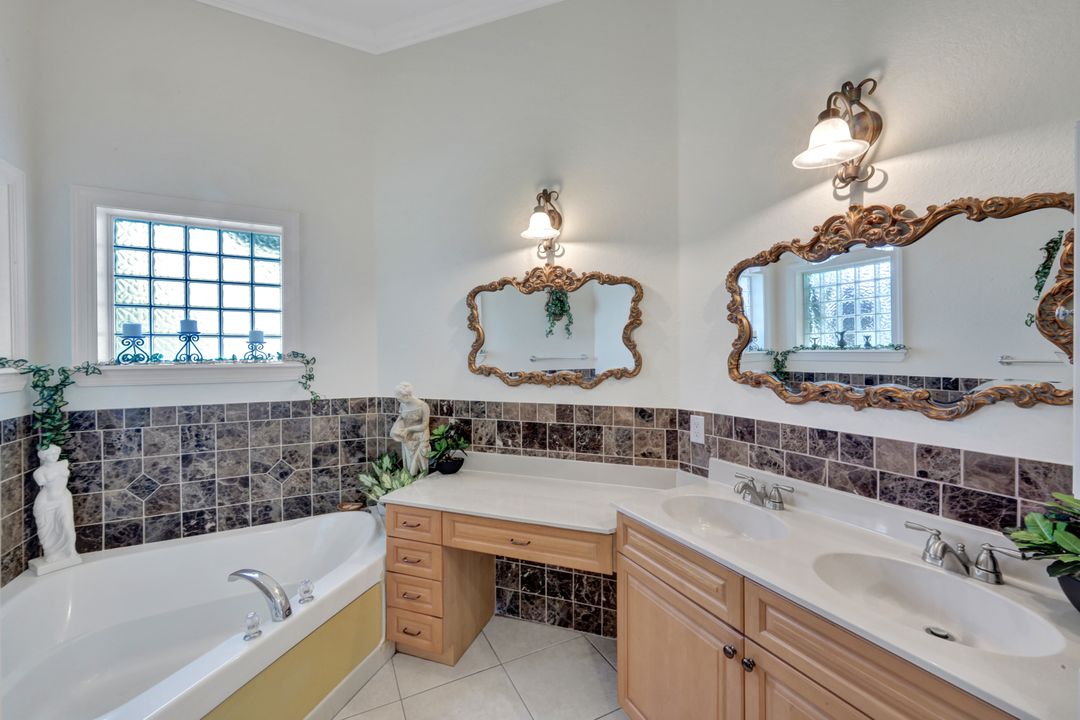 2001 NE 15th Ave, Cape Coral, FL 33909