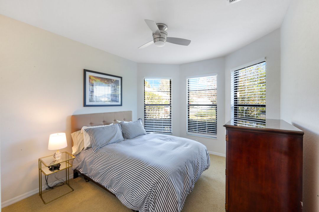 302 Sawgrass Ct, Naples, FL 34110