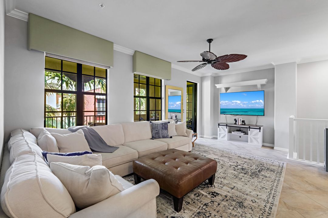8949 Malibu St #302, Naples, FL 34113