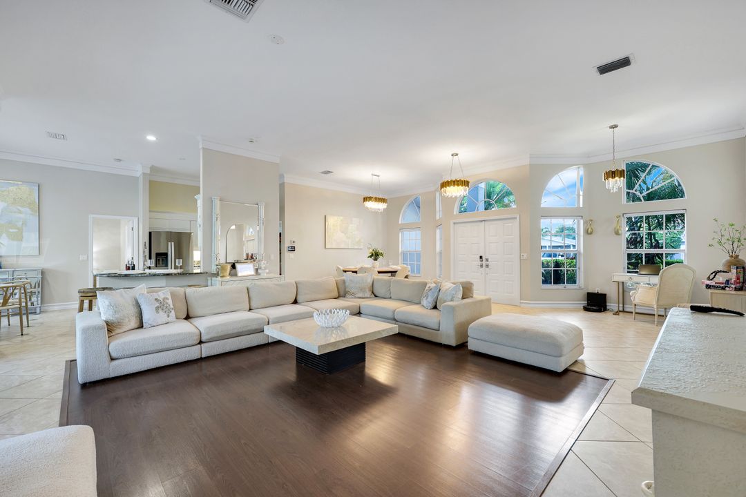 778 95th Ave N, Naples, FL 34108