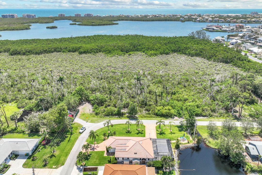 999 E Valley Dr, Bonita Springs, FL 34134