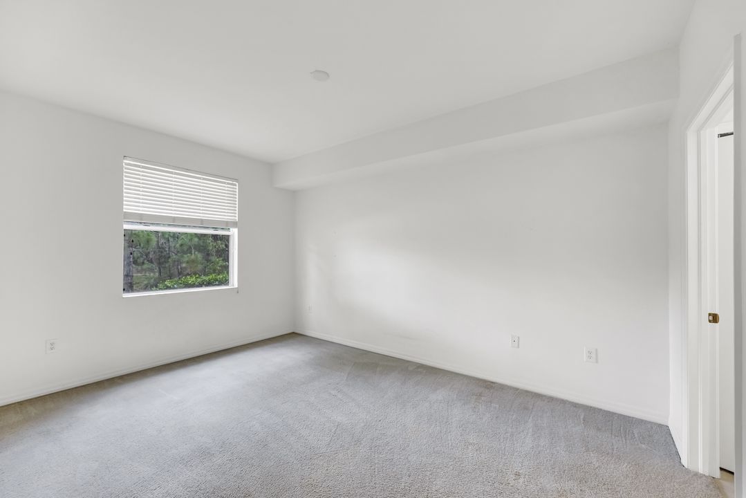 432 Valerie Way #102, Naples, FL 34104