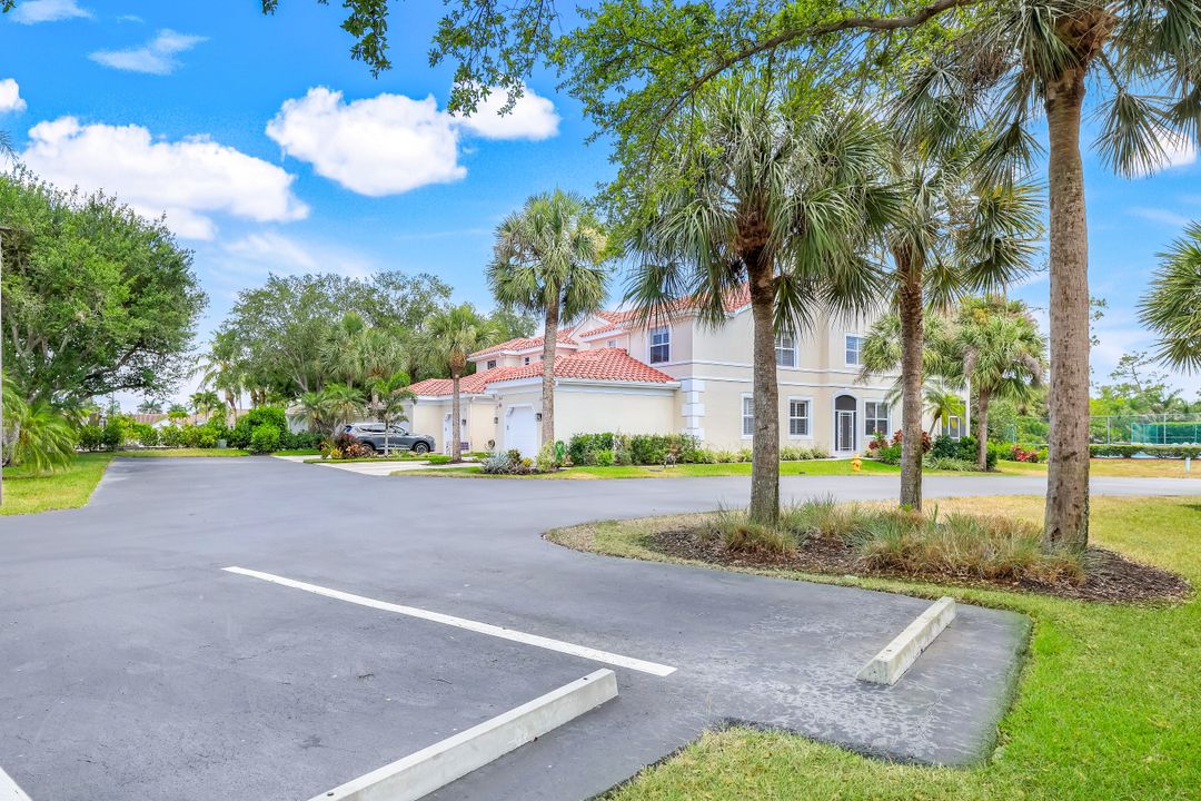 994 Eastham Way #101, Naples, FL 34104