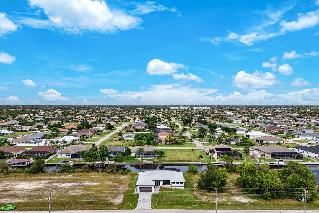 2305 SW 32nd St, Cape Coral, FL 33914