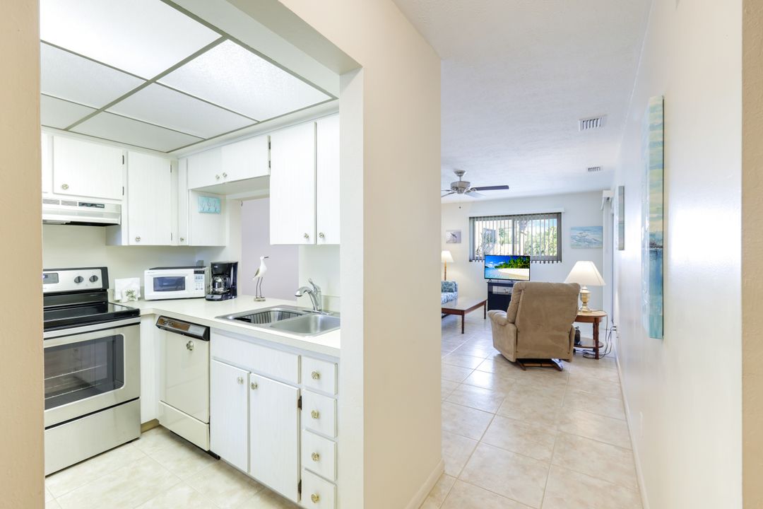 4611 SE 5th Pl #6, Cape Coral, FL 33904