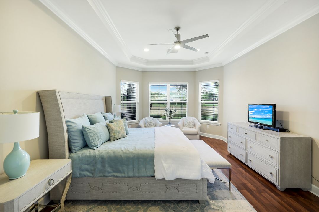 9539 Campanile Cir, Naples, FL 34114