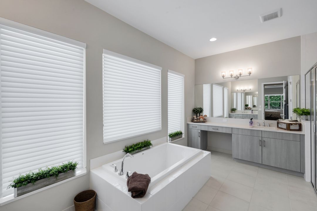 11855 Gardenia Ave, Naples, FL 34120
